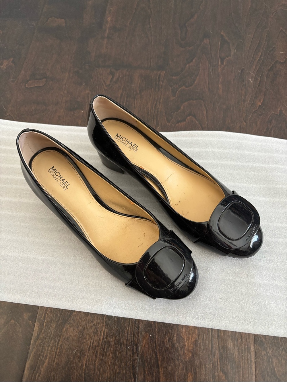 MICHAEL Michael Kors Black Patent Leather Low-Heel Round-Toe Flats